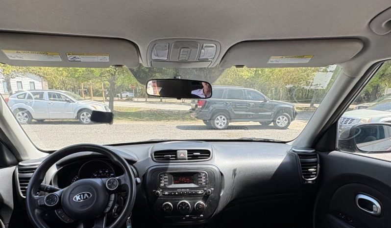 
								2011 KIA Soul full									