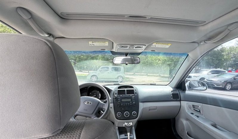 
								2009 Kia Spectra full									