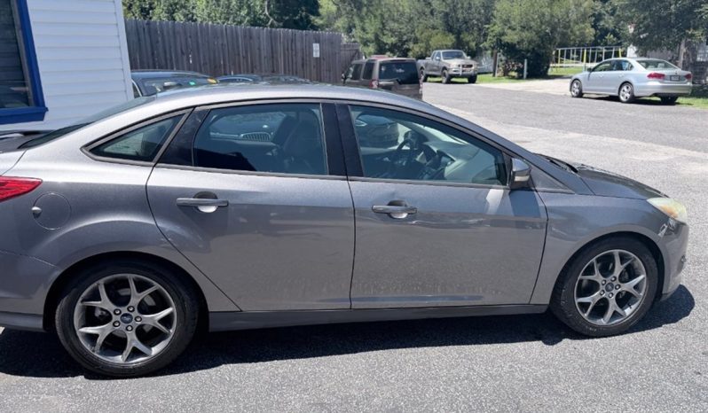 
								2014 Ford Focus full									