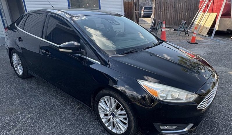 
								2016 Ford Focus full									