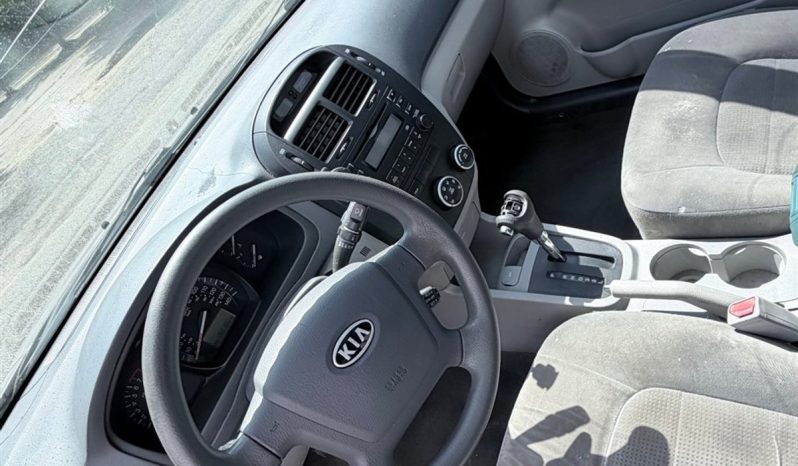 
								2009 Kia Spectra full									