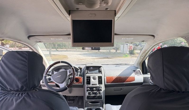 
								2009 Chrysler Town & Country full									