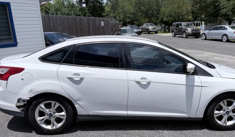 
								2014 Ford Focus full									
