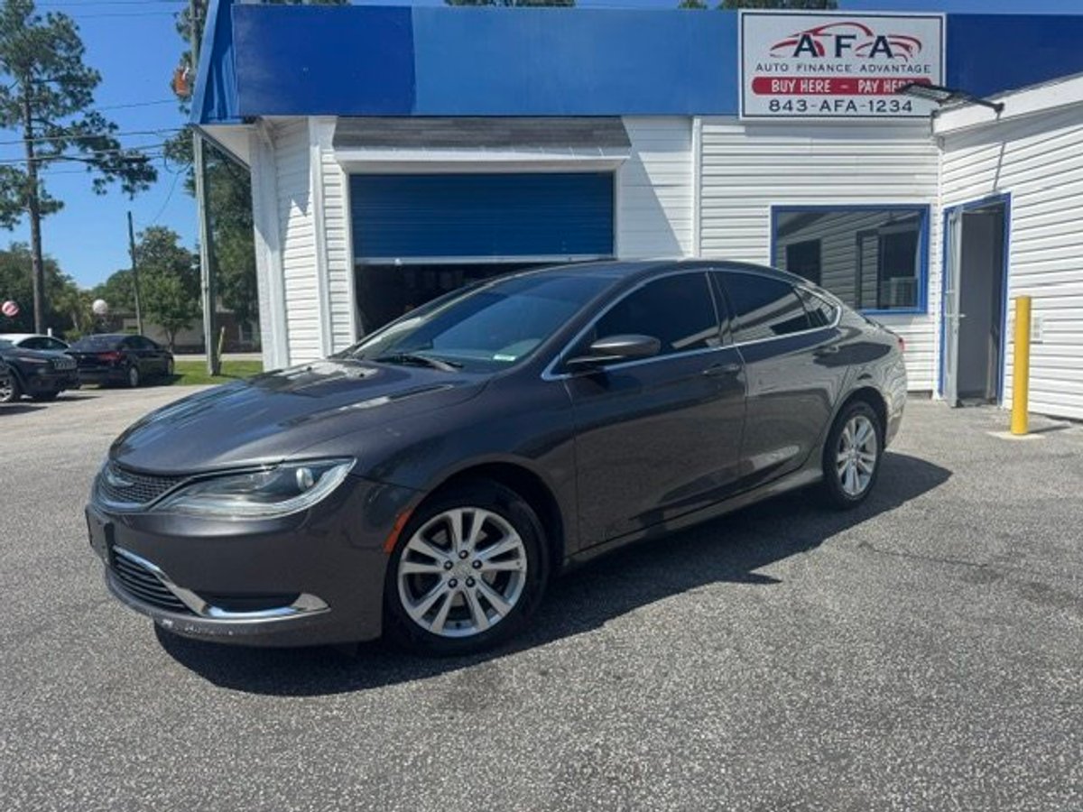 2016 Chrysler 200 Limited's photo