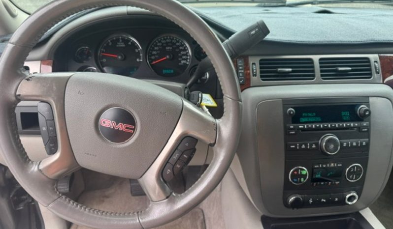 
								2009 GMC Yukon full									